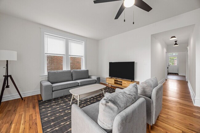Building Photo - 721-725 Interdrive - Now Leasing for 2027/28