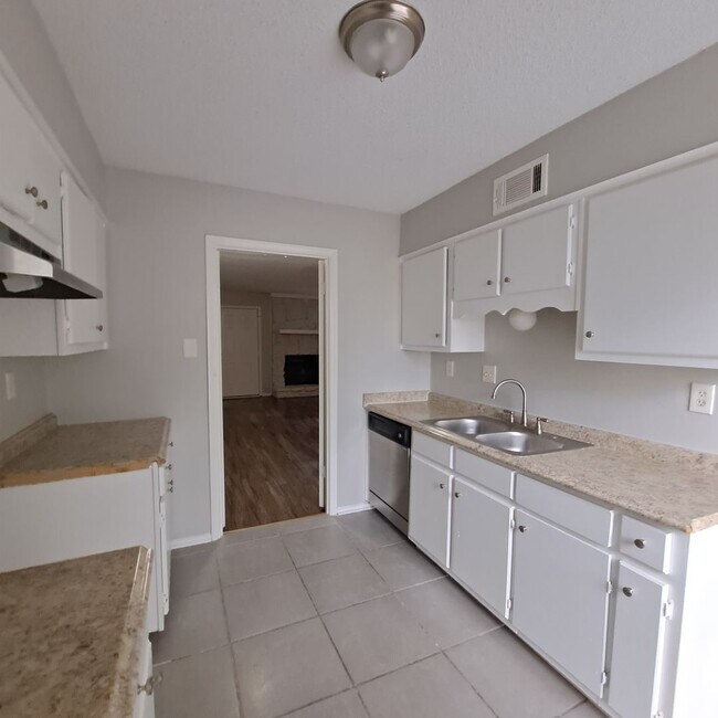 Foto del edificio - 3061 McVay Trail Dr