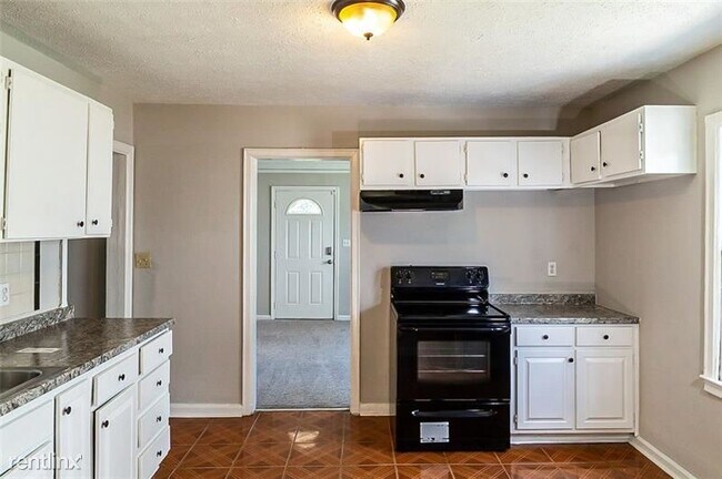 Building Photo - 4 br, 2 bath House - 470 Morgan Place