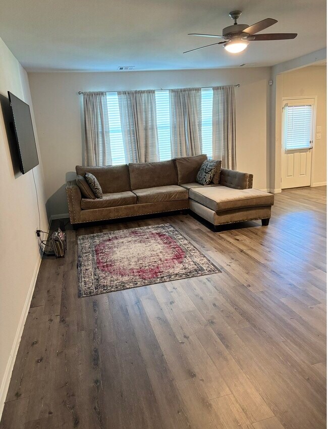 Foto del edificio - 17607 Desmond St