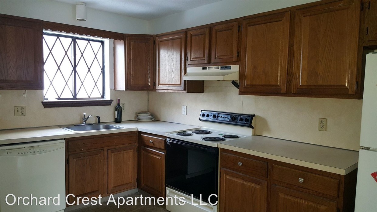 Primary Photo - 192 Wolcott St