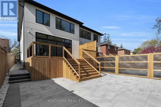 Photo du bâtiment - 17 Broadview Ave