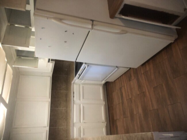 Building Photo - 6554 Julia Dr