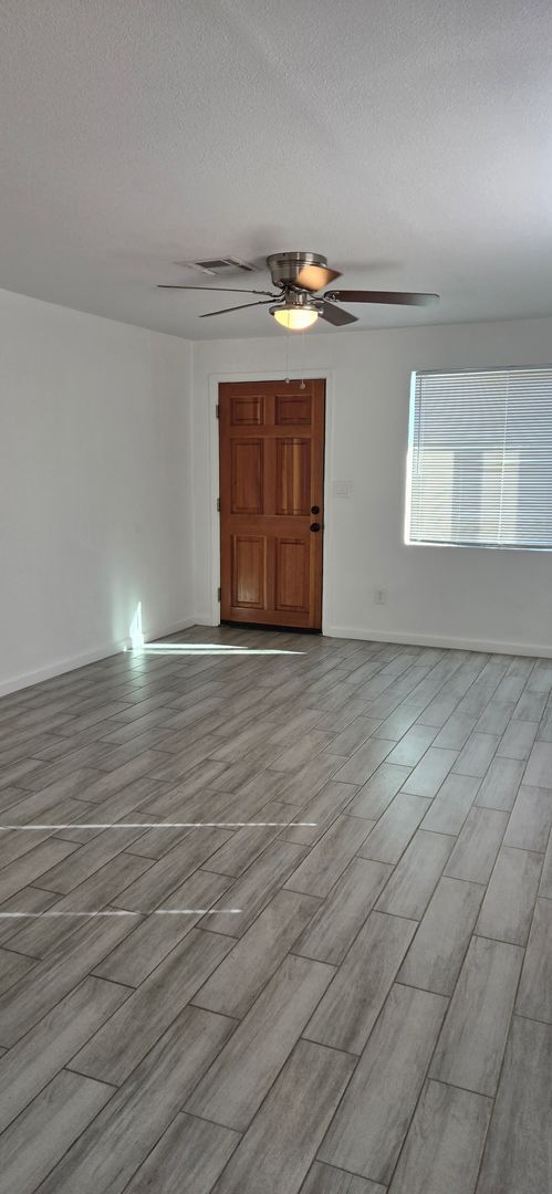 Foto del edificio - Newly Remodeled 2 Bedroom 1 Bath Condo
