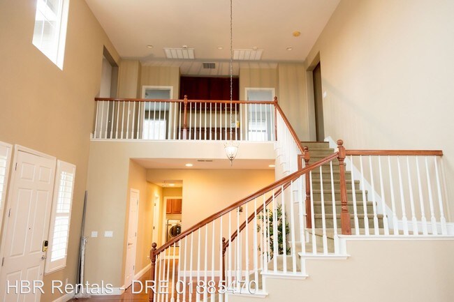 Building Photo - 4 br, 3 bath House - 503 Cancion Court