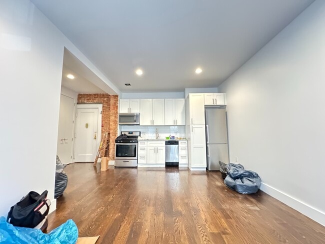 Building Photo - 410 Eastern Pkwy