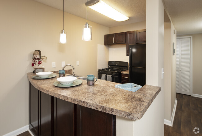 1 bed, 1 bath, 750 sq ft - Fern Parc