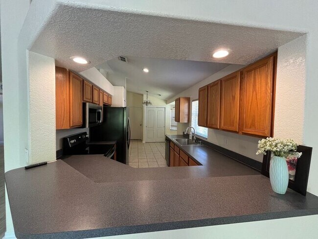 Building Photo - 19533 Glen Elm Way