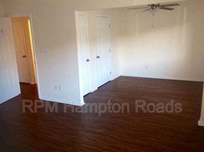 Foto del edificio - 4155 Thistle Cir