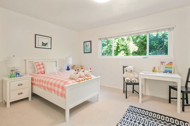 Second Bedroom - 1333 Yale St