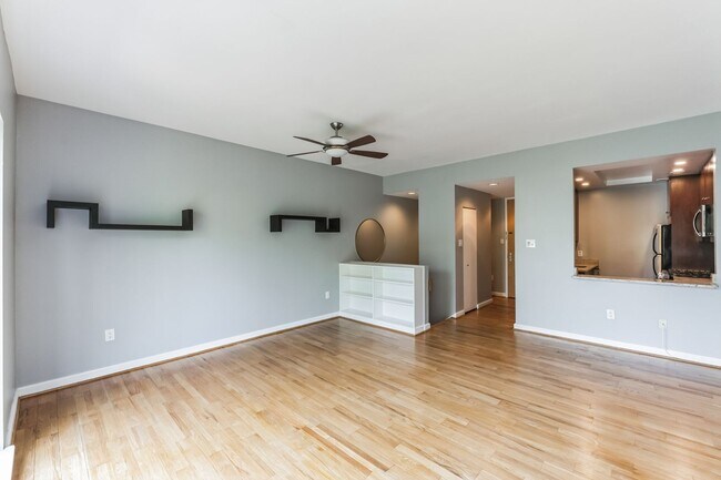 Building Photo - Charming 2-Level Townhome in the Heart of ...