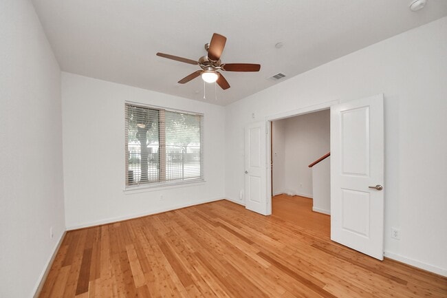 Foto del edificio - 1403 Delano St