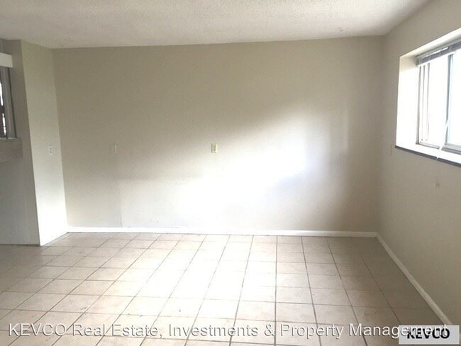 Building Photo - 1613 Banyan Dr