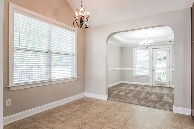 Building Photo - 329 Braxman Ln