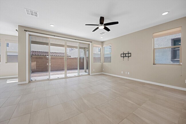 Building Photo - Beautifully Modern 4 Bedroom Home with Bedroom on Main Level
