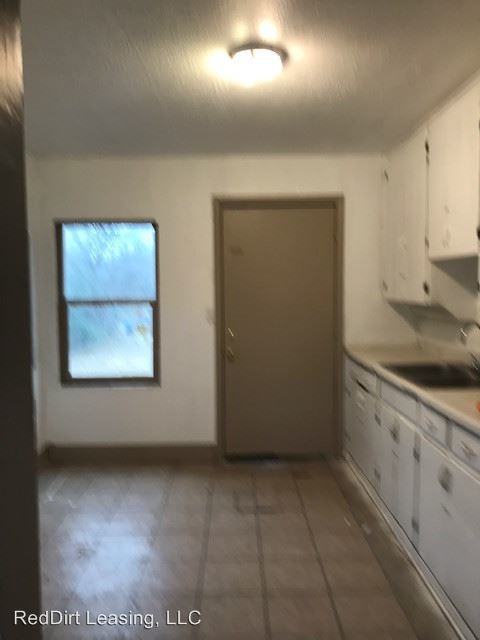 Foto del edificio - 2 br, 1 bath House - 3316 S PORTLAND AVE