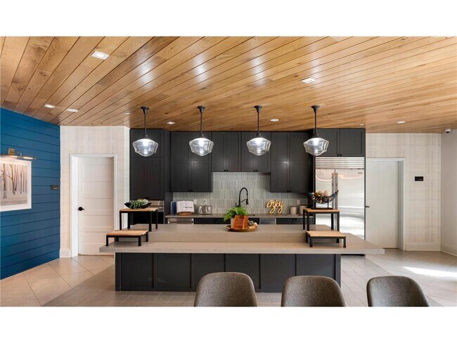 Foto del edificio - 12610 Ridgedale Dr