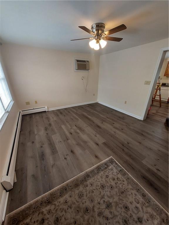 Building Photo - 19 Berclay St