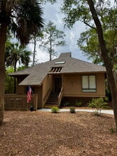 Building Photo - 2 Palm Isle Ct