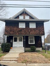 Building Photo - 119 Squire St