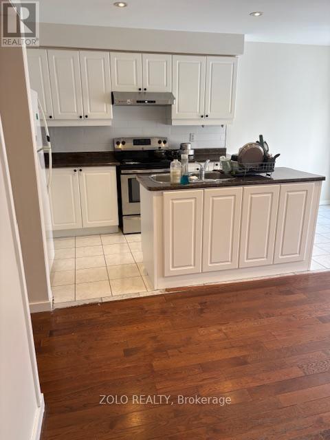 Photo du bâtiment - 599 Rossellini Dr