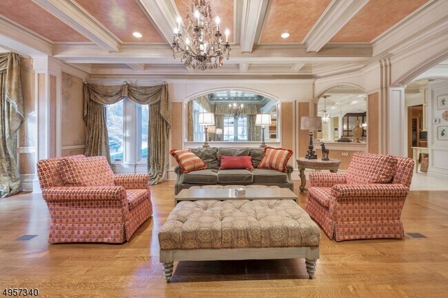 Foto del edificio - 677 Charnwood Dr