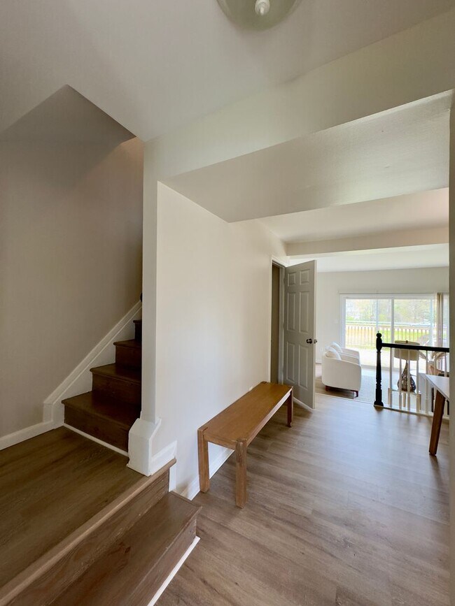 Foto del edificio - Charming 3 Bedroom/2 Full Bath/2 Half Bath Townhome in Parkville, MD!