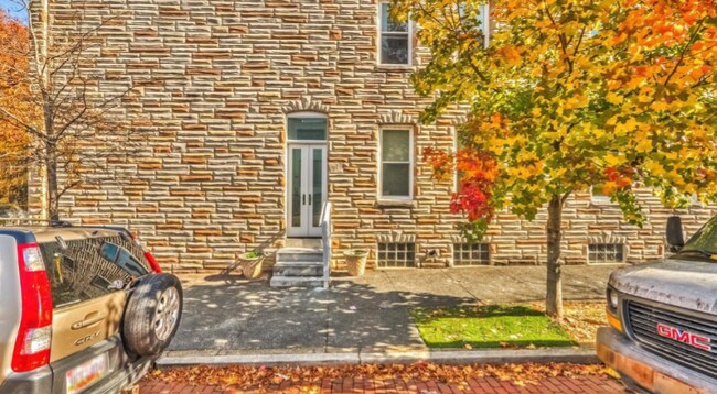 Foto del edificio - 1917 McKean Ave