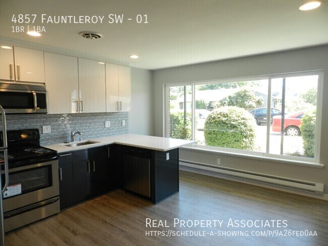 Foto del edificio - 4857 Fauntleroy Wy SW