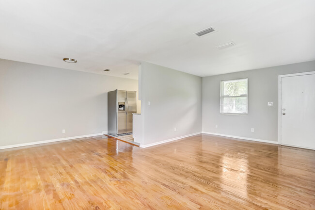 Building Photo - 2720 Belfort Rd