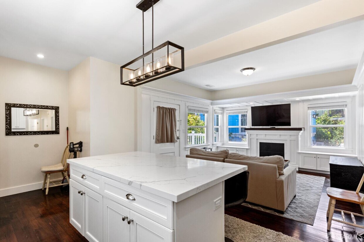 Foto principal - 2215 Blake St