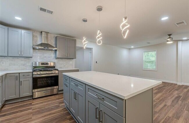 Foto del edificio - 214 Adeline Ave NW