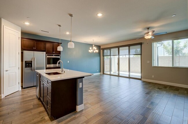 Building Photo - 2935 N Leya Dr