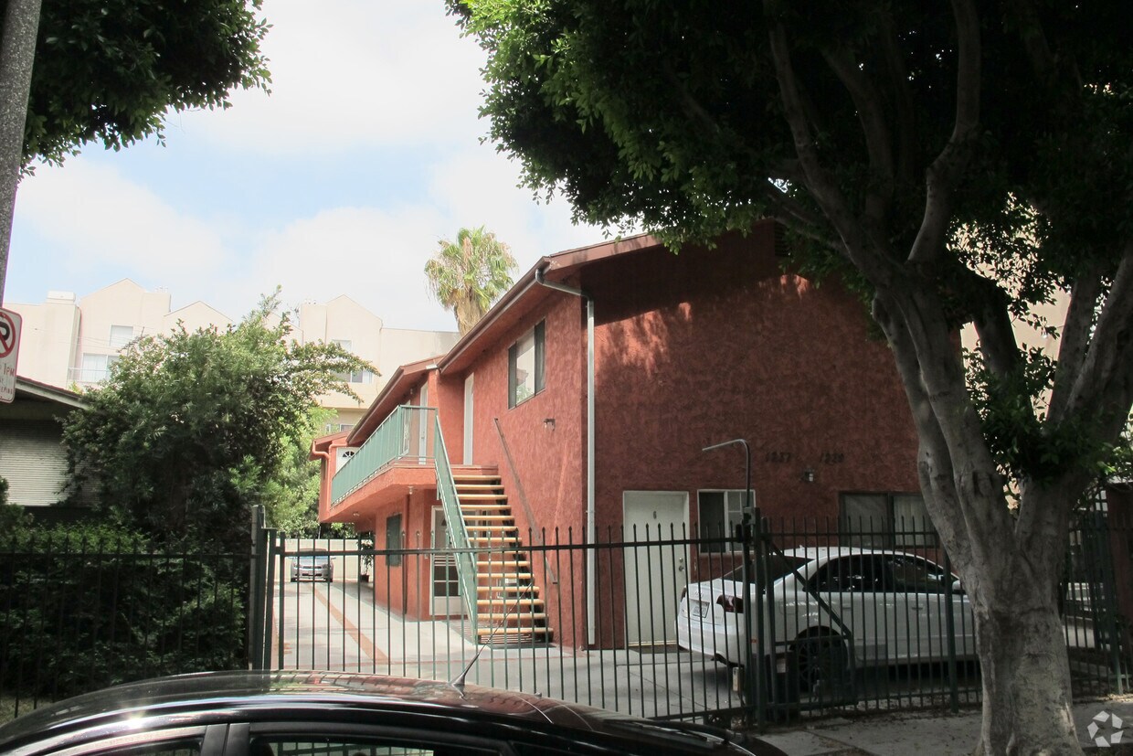 Foto del edificio - 1237 N Cherokee Ave