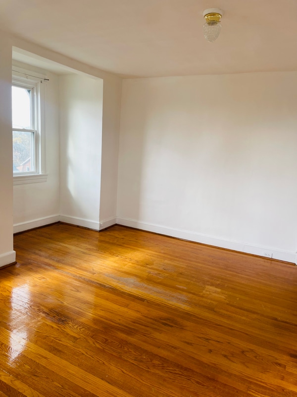 Building Photo - 3712 Parkside Dr