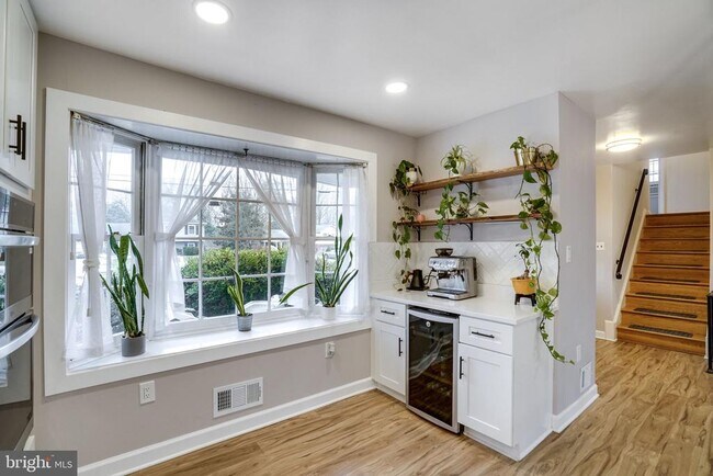 Foto del edificio - 8722 Falkstone Ln