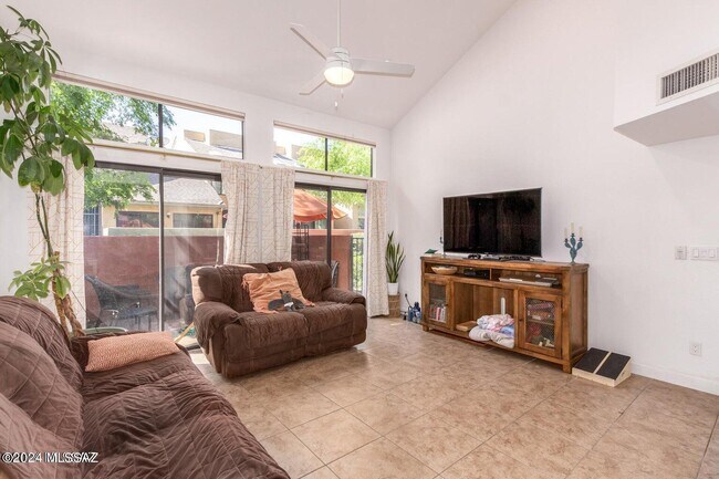 Foto del edificio - 3108 E Corte De La Raqueta