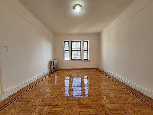 Foto principal - 1 bedroom in Bronx NY 10463