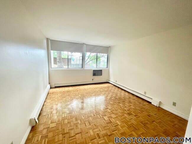 Foto del edificio - 1455 Commonwealth Ave