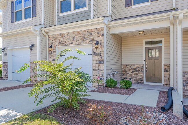Building Photo - 1219 Compass Dr