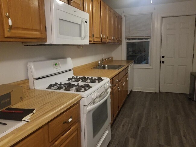 Kitchen - 20 Delaware Ave