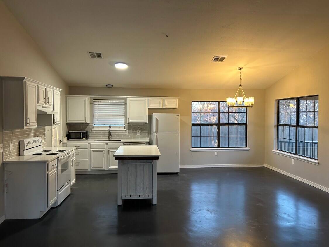 Primary Photo - 111391 S 4179 Rd