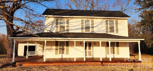 Foto del edificio - 359 Flat Rock Rd