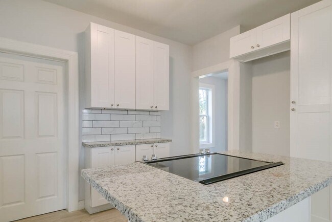 Foto del edificio - 3321 Charleston St