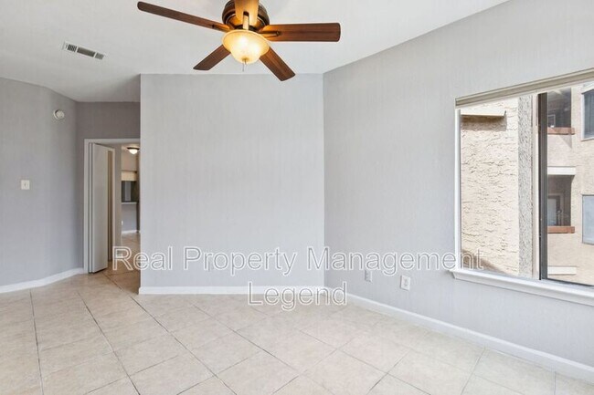 Foto del edificio - 5550 Spring Valley Rd