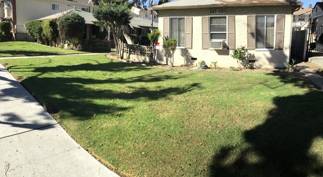 Quiet neighborhood - 1021 E Spazier Ave