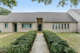 Building Photo - 2146 Greenbriar Colony Dr