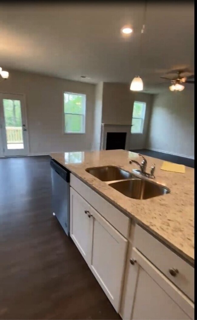 Foto del edificio - Spacious 4BR House in Braselton