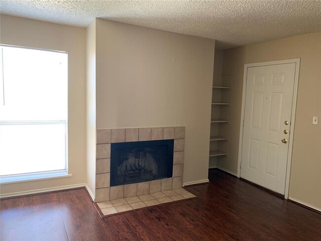 Foto del edificio - One Bedroom One Bath Townhome