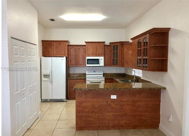 Foto del edificio - 2487 W 5th Ct